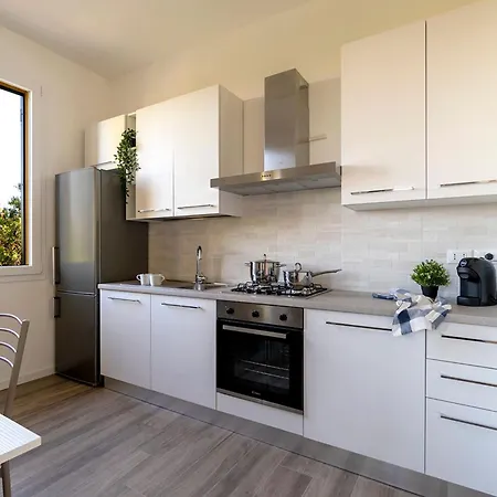 Charming Guest In Frassino With Private Entrance Гостевой дом 3*