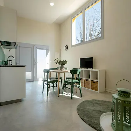 Гостевой дом Charming Guest In Frassino With Private Entrance San Giovanni in Bosco