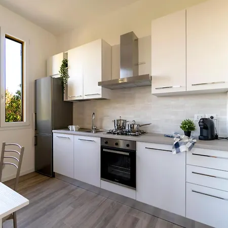 Charming Guest In Frassino With Private Entrance San Giovanni in Bosco