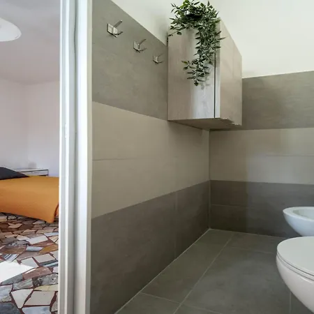 Charming Guest In Frassino With Private Entrance 3*