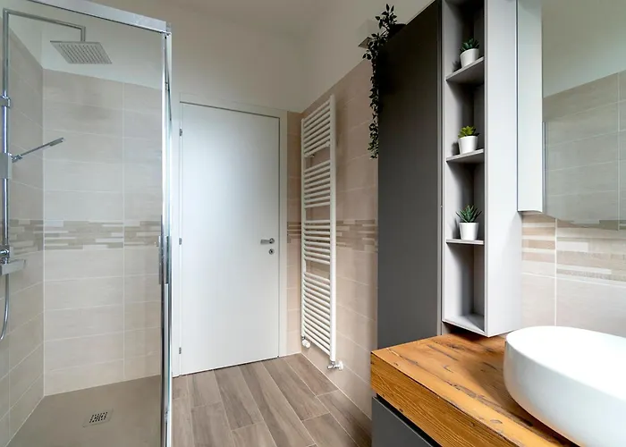 Charming Guest In Frassino With Private Entrance