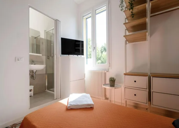 Charming Guest In Frassino With Private Entrance בית הארחה San Giovanni in Bosco