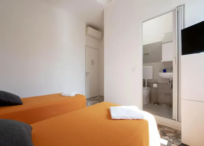 Charming Guest In Frassino With Private Entrance 3*