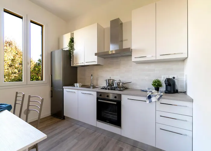 Charming Guest In Frassino With Private Entrance San Giovanni in Bosco